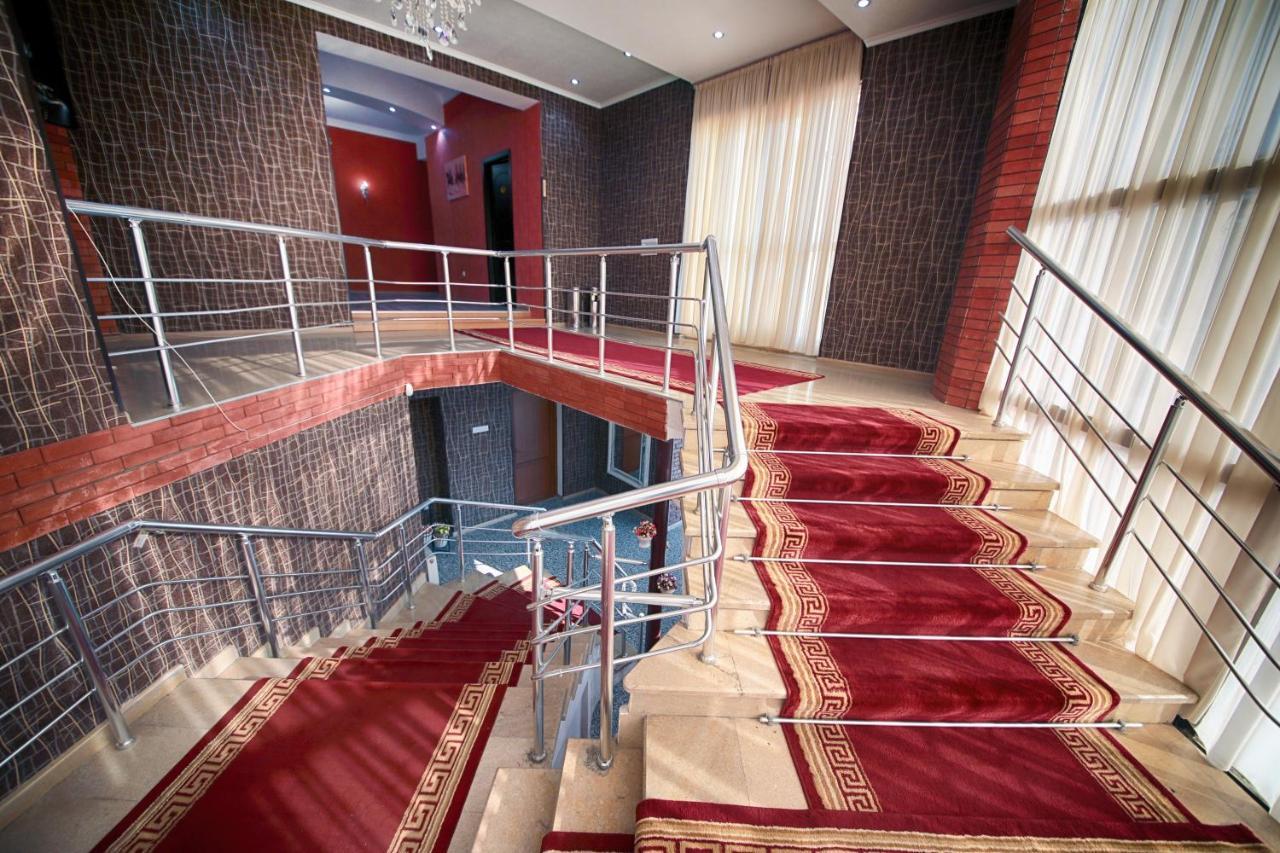 Hotel Tamari クタイシ エクステリア 写真