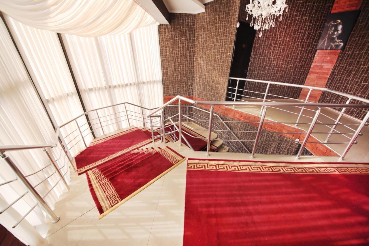 Hotel Tamari クタイシ エクステリア 写真