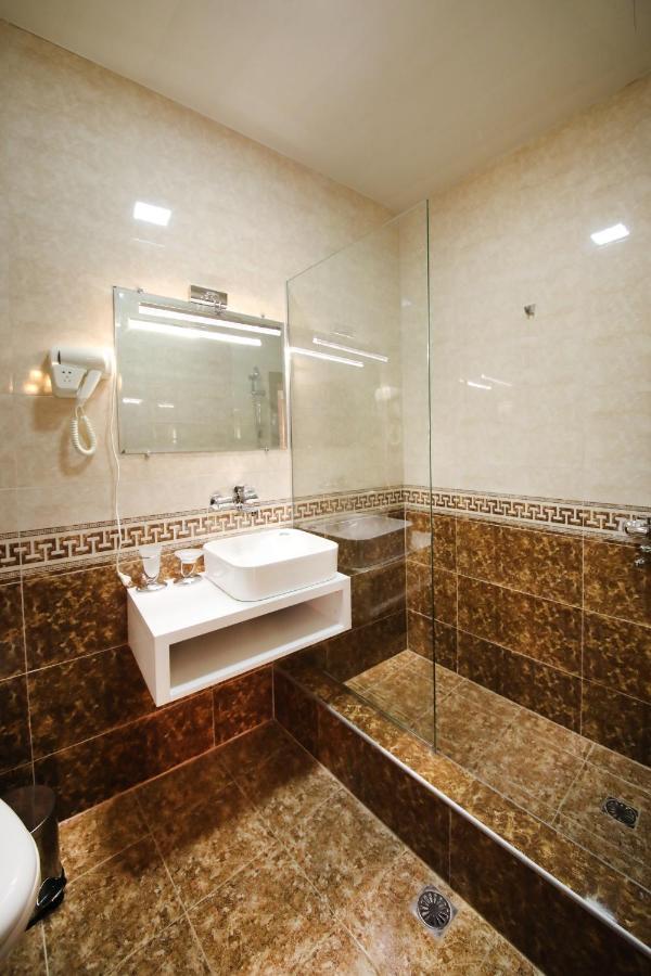 Hotel Tamari クタイシ エクステリア 写真