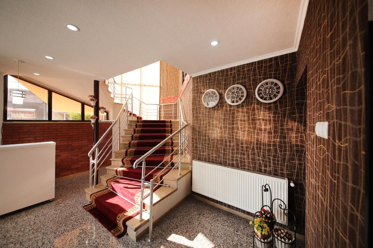 Hotel Tamari クタイシ エクステリア 写真
